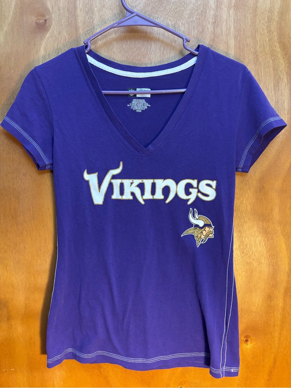 Vikings Women's Purple V-Neck Tee